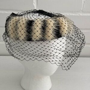 Classic Vintage Elegant Black With Cream Fox Fur Veil Halo Crown Fascinator Hat